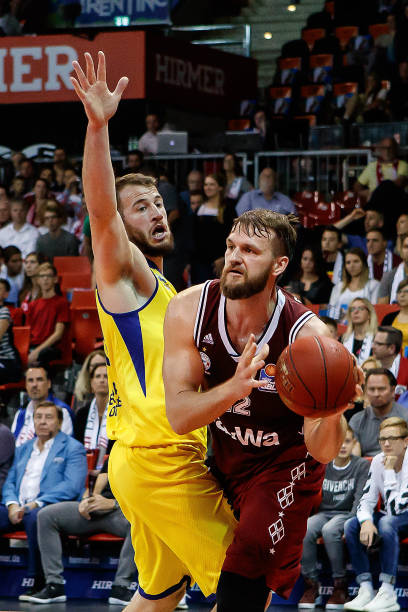 不仅以出色 不仅以出色