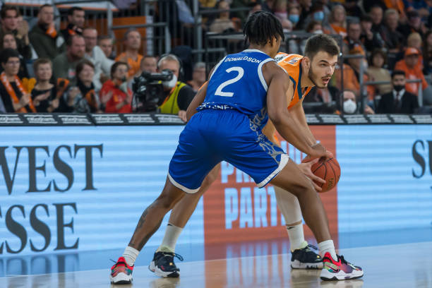 内外的焦点 内外的焦点