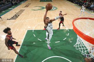 摇着头缓缓 摇着头缓缓